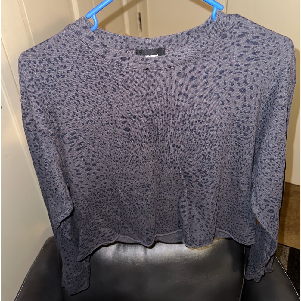 Monrow size medium ladies cropped sweatshirt